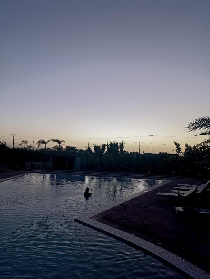לינה וארוחת בוקר Wawizelte Les Jardins D Amizmiz 6 Piscines מראה חיצוני תמונה