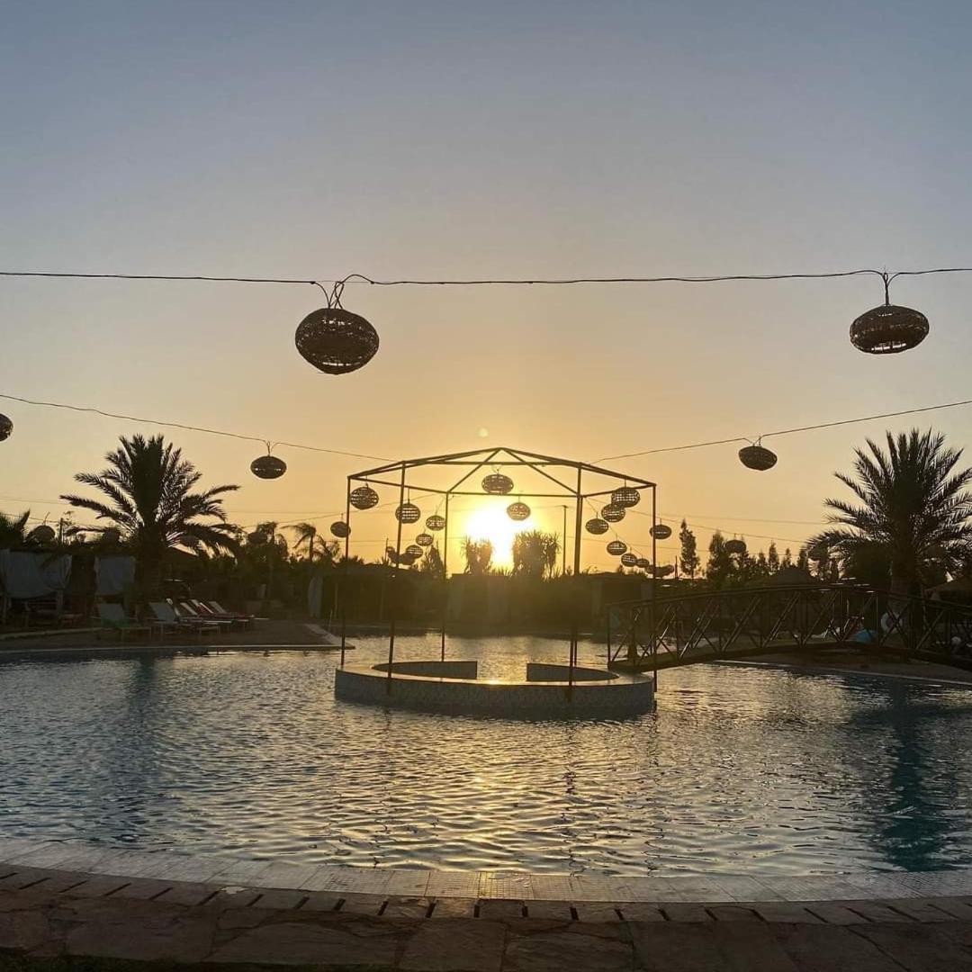 לינה וארוחת בוקר Wawizelte Les Jardins D Amizmiz 6 Piscines מראה חיצוני תמונה
